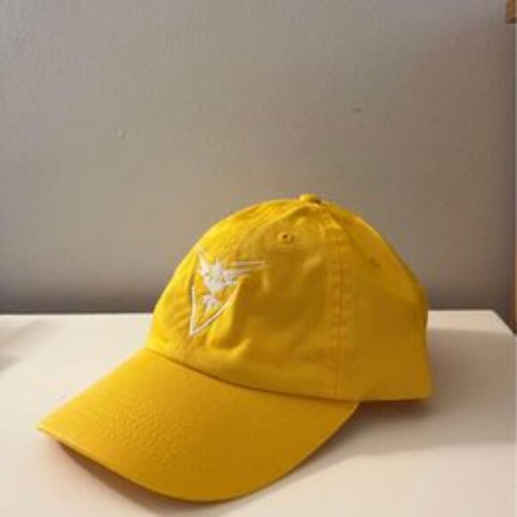 Team Instinct - Pokémon hat - Picture 2 of 4